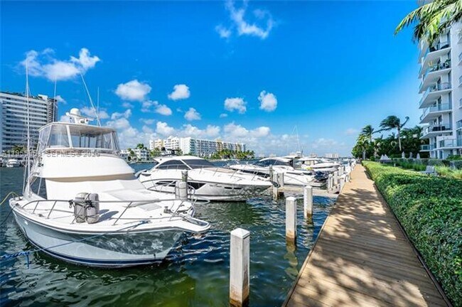 Building Photo - 7928 East Dr