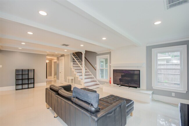 Building Photo - 14611 Bramblewood Dr