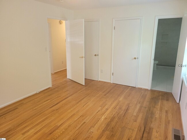 Building Photo - 100 Hunters Trail