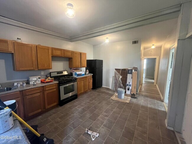 Building Photo - 508 2nd St