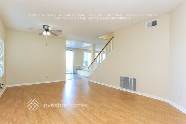 Building Photo - 27438 Fallbrook Ct