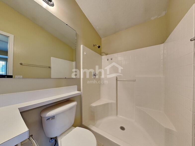 Building Photo - 18131 Birdwater Dr