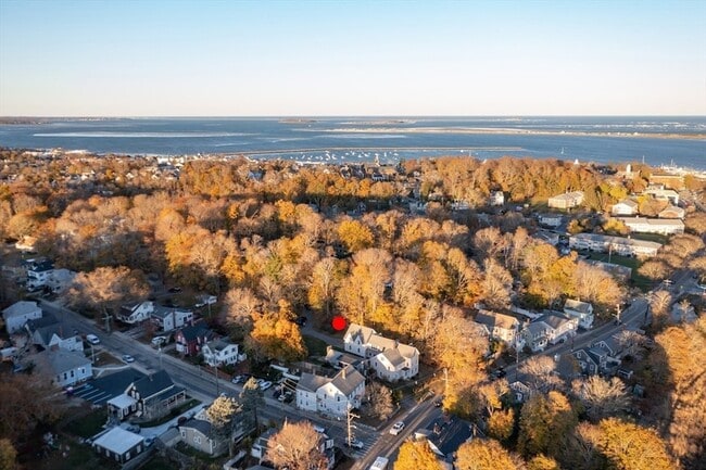 Building Photo - 129 1/2 Summer Street Unit