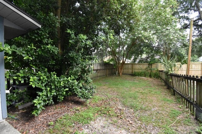 Building Photo - 2/2 Townhome in SW Gainesville - Available NOW!