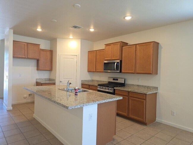 Building Photo - 18085 W Elm St