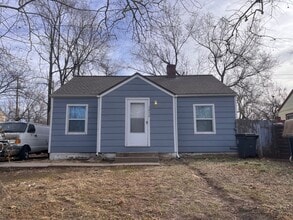 Building Photo - Cute 2 Bedroom 1 Bath Home