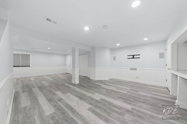 Building Photo - 2612 Lundquist Dr