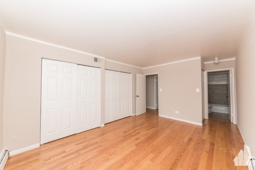 Building Photo - 1515 W Morse Ave