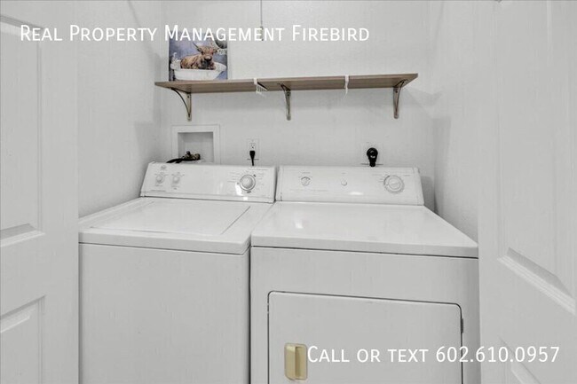 Building Photo - 548 E Palo Verde St