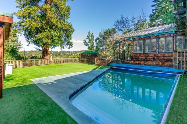 Building Photo - TWO WEEKS FREE! Stunning Architectural Masterpiece! 5BR+Yoga Studio/4.5BA! Ross! Views! Pool! Pet...