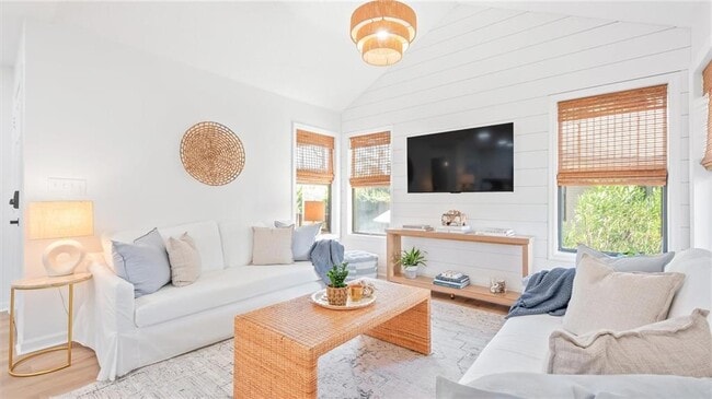 Building Photo - 512 S Harbour Oaks Dr