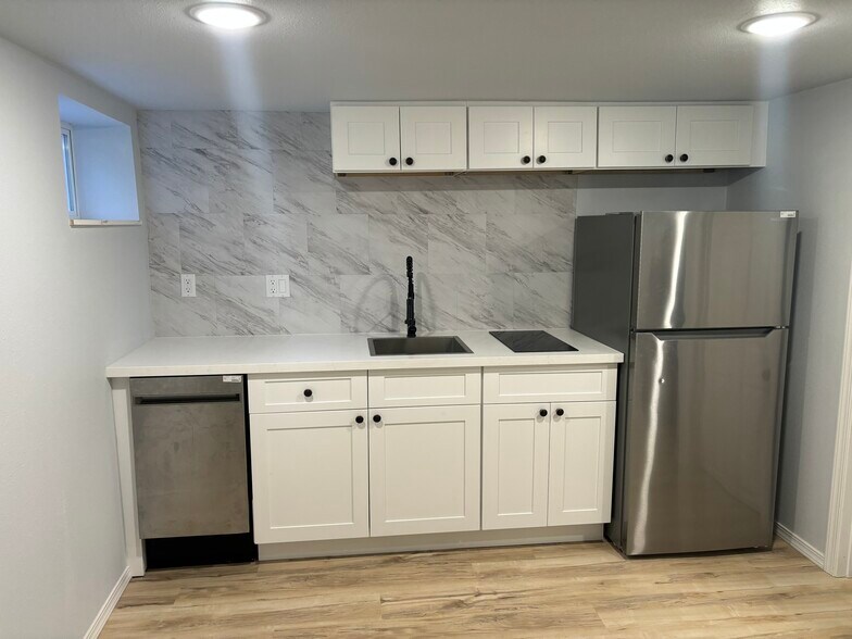 Building Photo - 4551 4th Ave NE