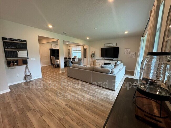 Building Photo - 5625 Cedar Chase Dr