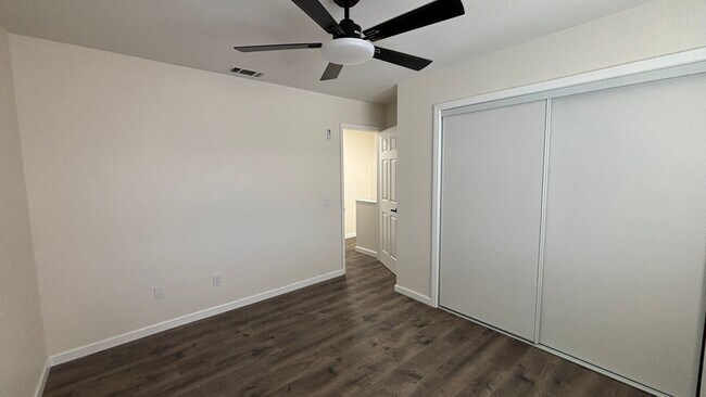 Building Photo - MeadSt221-223