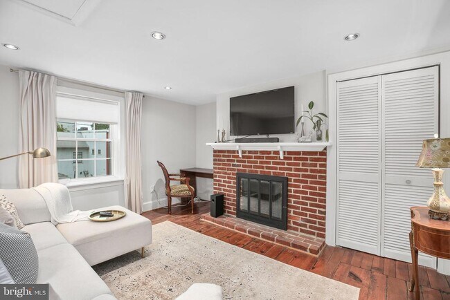 Building Photo - 316 Frederick St