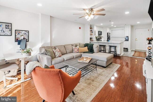 Building Photo - 2 Leverington Ave