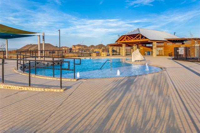 Building Photo - 900 Honey Maple St