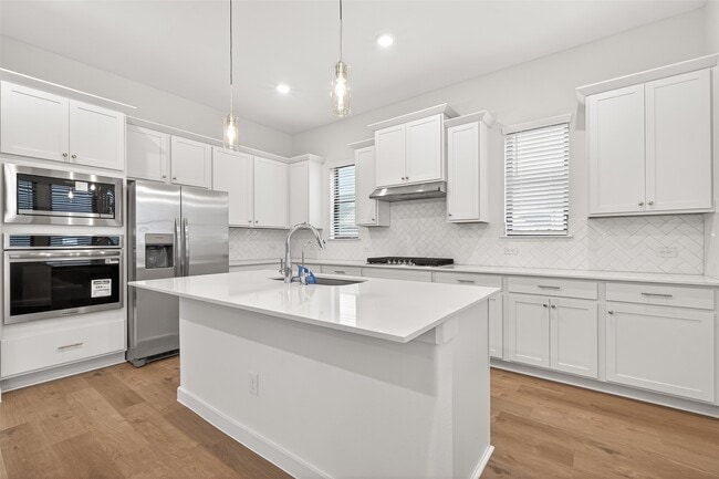 Building Photo - 3203 Home Ct