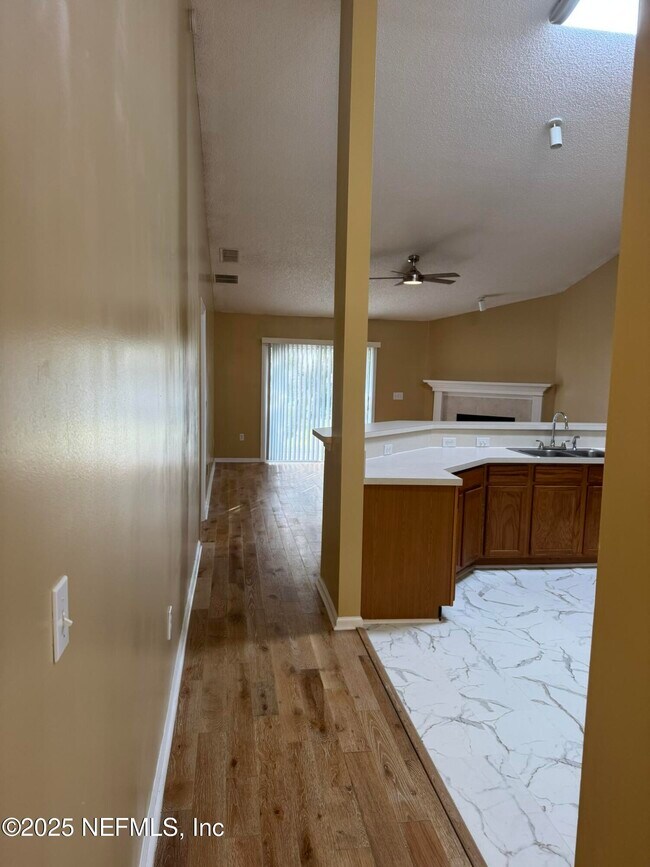 Building Photo - 1318 Yellow Jacket Ct