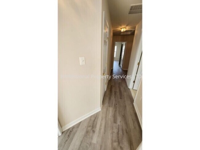 Building Photo - Price Correction! Luxury Townhome In The Villages Of Urbana