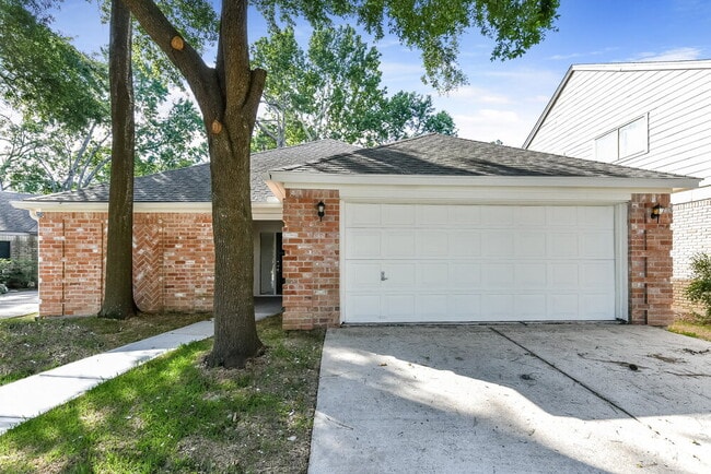 Building Photo - 1710 Pine Gap Dr