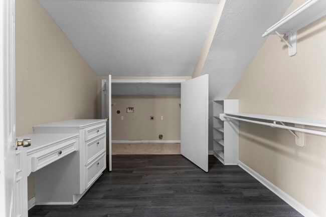 Building Photo - 3145 Frick Rd