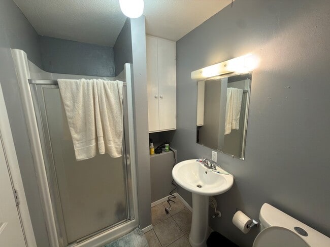 Building Photo - 1805 S Bryan Ave