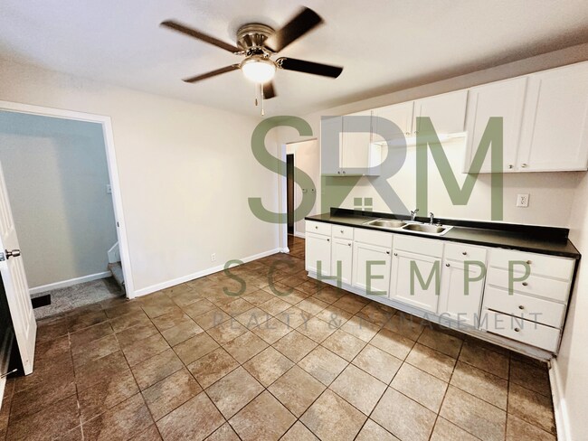 Building Photo - Updated 4BR house in Taylor Berry Neighborhood