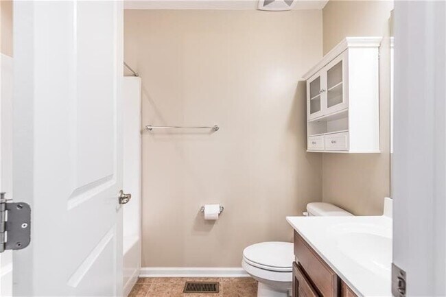 Building Photo - 248 Broadstone Dr