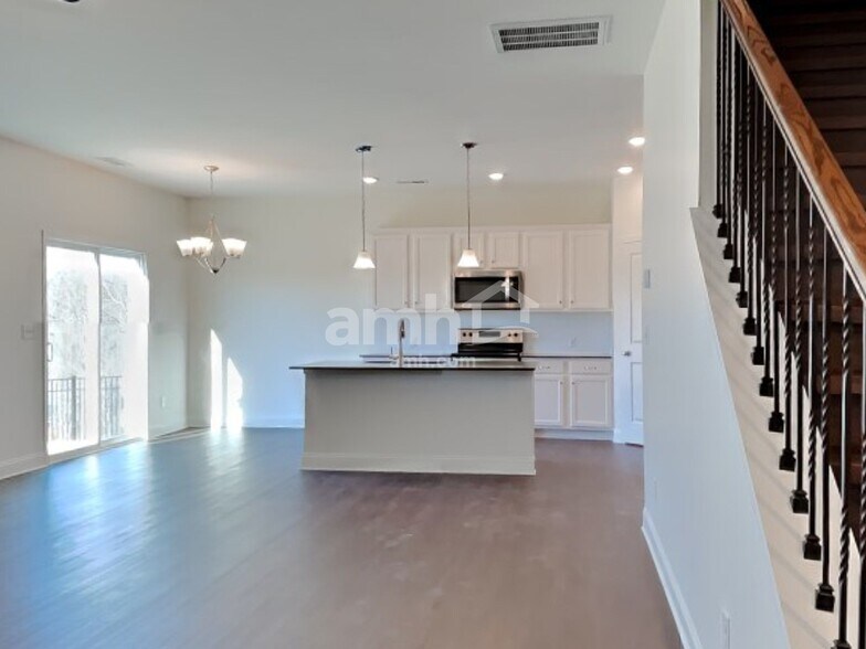 Building Photo - 161 Hazel Pk Dr