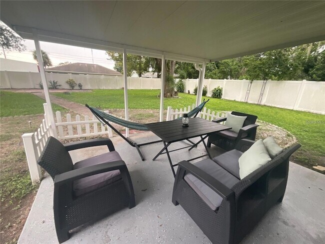 Building Photo - 3424 Willow Wisp Dr S