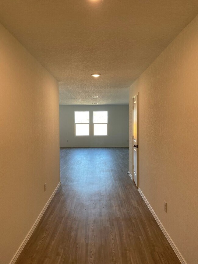 Building Photo - Spacious 4-Bedroom Home with Huge Backyard...
