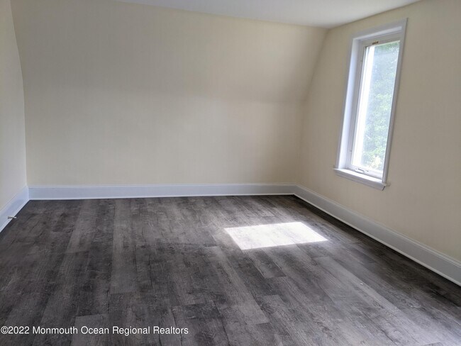 Building Photo - 120 Plainfield Ave