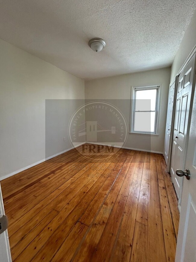 Building Photo - 90 Montaup St