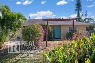 Building Photo - Welcome to Your Venice Oasis!