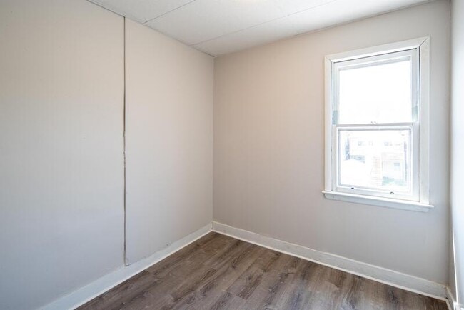 Building Photo - 53 Main St