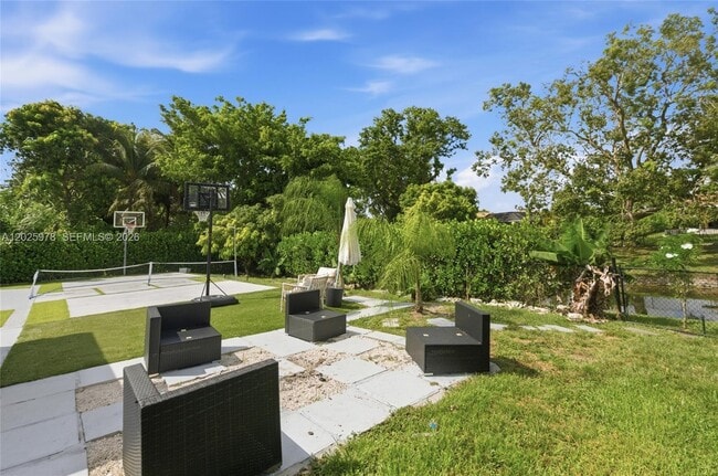Building Photo - 9935 Ramblewood Dr