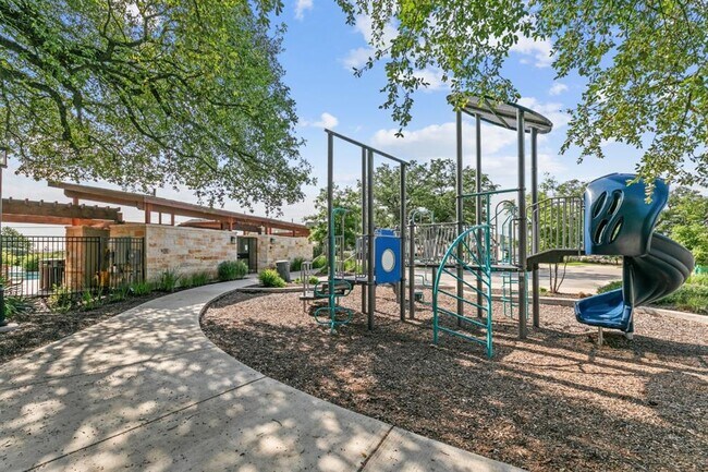 Building Photo - 923 Kingston Pl