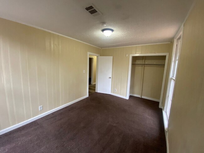 Building Photo - **AVAILABLE NOW**3 Bedroom / 2.5 Bathroom Home for Rent in East Columbus, GA***