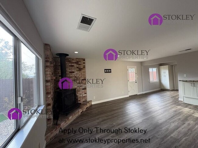 Building Photo - 1920 Encima Dr