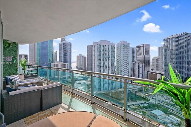 Building Photo - 350 S Miami Ave