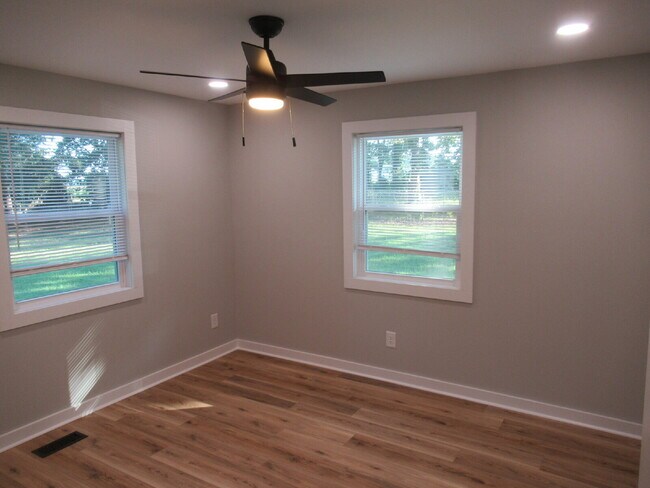 Building Photo - Spacious, Move-In Ready Rental with Modern Updates on the West Side of Lincolnton!