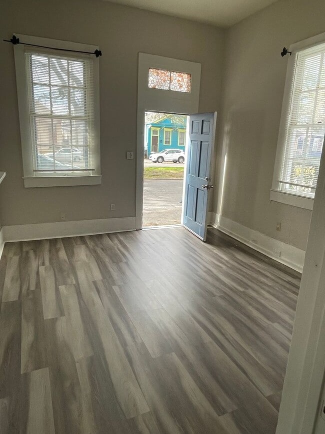 Building Photo - Newly Renovated 2BD/1BA in Bayou St John