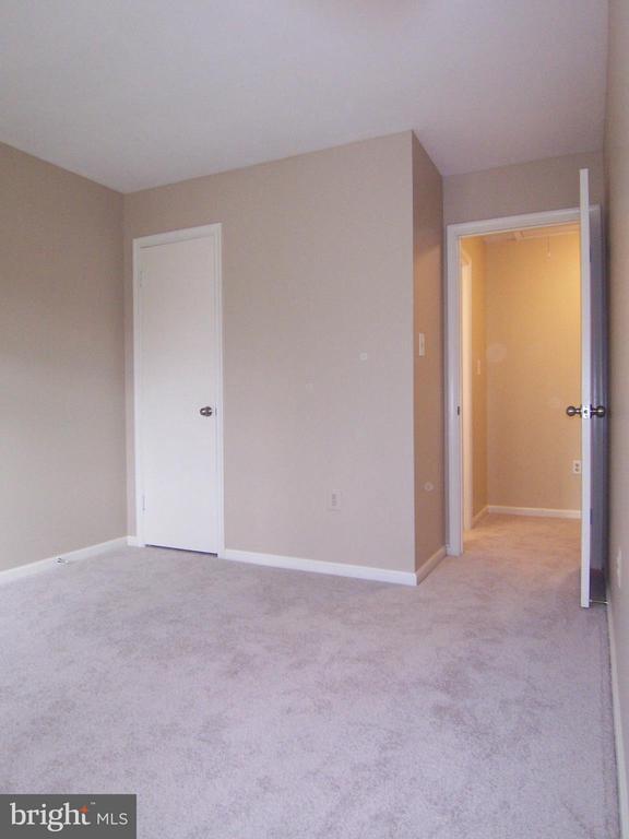 Building Photo - 9032 Gavelwood Ct