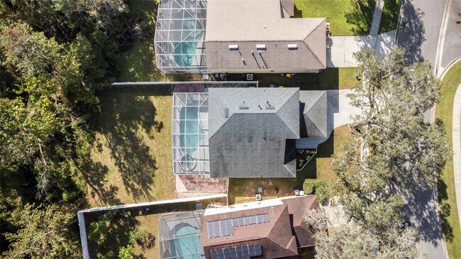 Building Photo - 214 Pinewood Dr