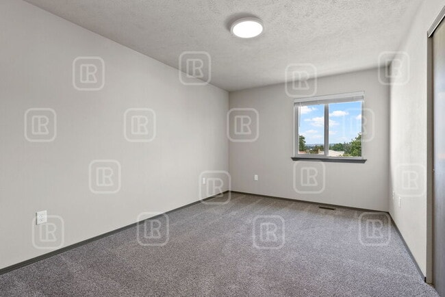 Building Photo - 14321 E 13th Ave