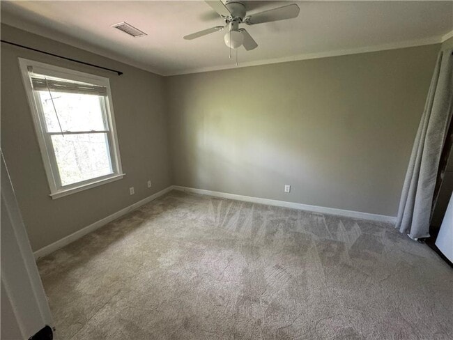 Building Photo - 2110 Six Branches Dr