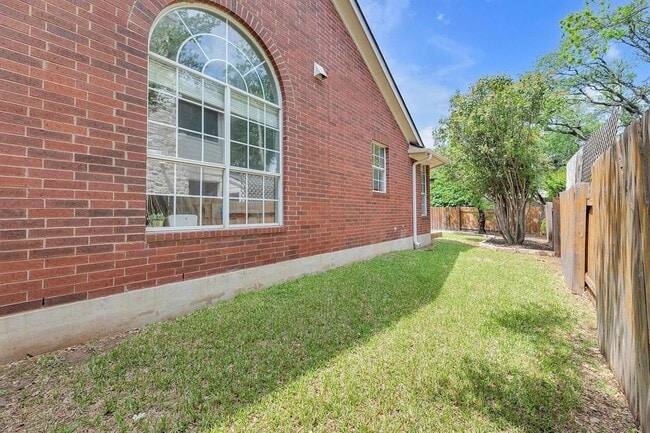 Building Photo - 10020 Lachlan Dr