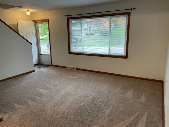 Living Room - 811 17th St