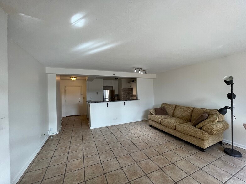 Building Photo - 620 Peachtree St NE